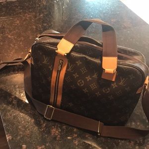 Louis Vuitton Sac Bosphore Messenger Bag